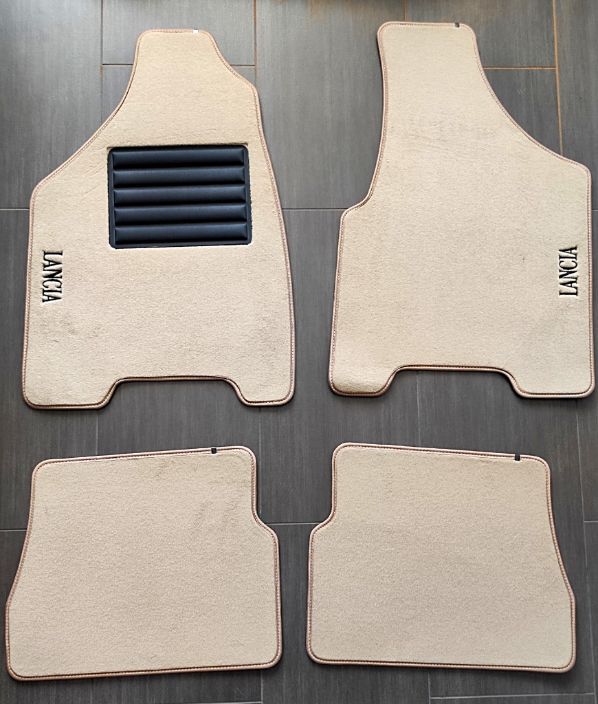 Tappetini auto anteriore su misura Suzuki Grand Vitara decappottabile (1999-2005) - moquette